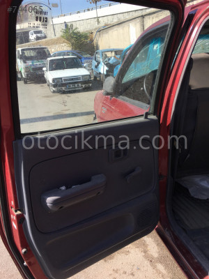 1999 TOYOTA HİLUX LN145  ÇIKMA İÇ KAPI KOLU