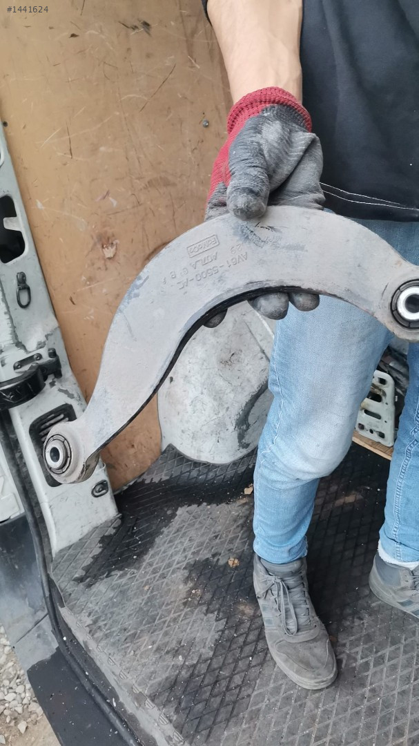 FORD FOCUS ARKA DENGE KOLU ORİJİNAL ÇIKMA  AV61 5500 A