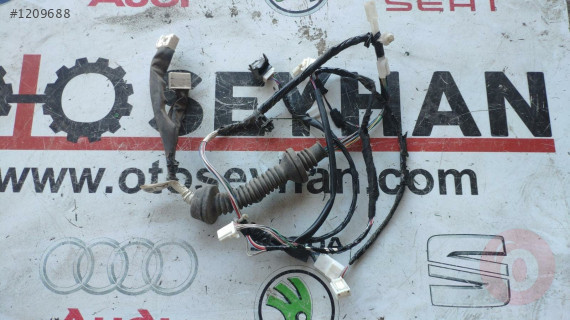 82151OZ toyota corolla sağ ön kapı tesisatı