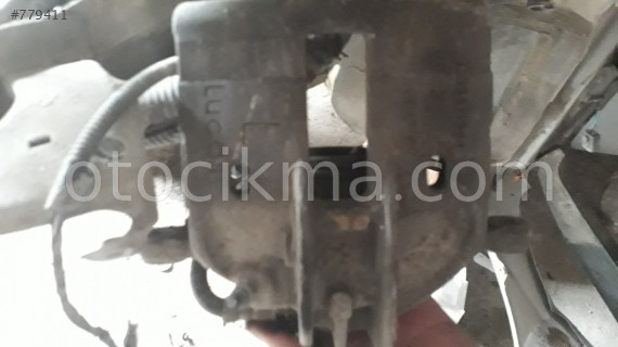Volvo s40 sol fren merkezi ve diger cikma parcalari
