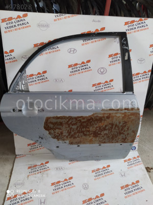 Kia Cerato sağ arka kapı