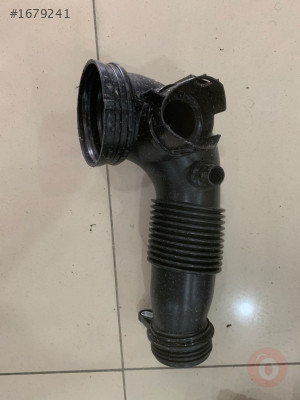BMW F10 N20 HAVA FİLTRE BORUSU 13717605638