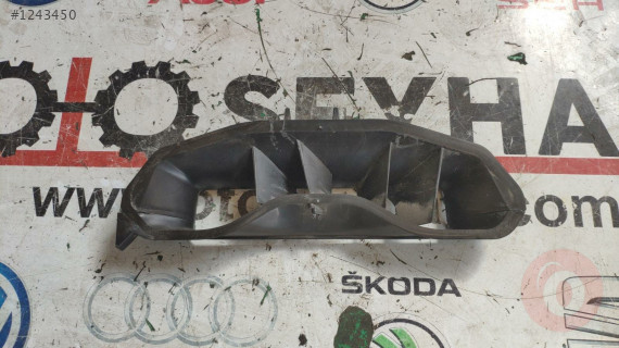 8W1858431A audi a4 17 göğüs ön cam kalorifer ara hava kanalı