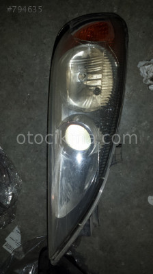 2001 NİSSAN PRİMERA ÇIKMA SAĞ FAR MEVCUTTUR.