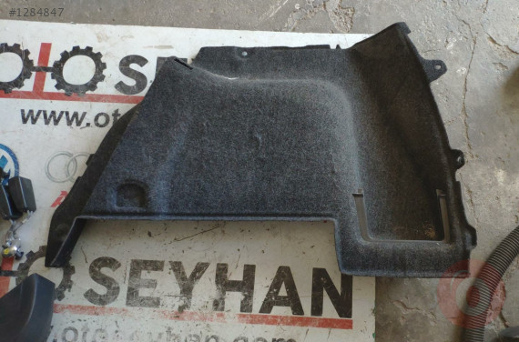 5K6867428F vw golf 6 sağ bagaj halısı