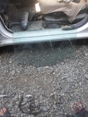 chevrolet evanda çıkma sol arka kapı camı.
