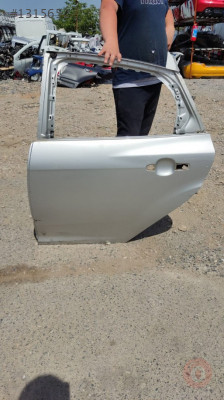 FORD FOCUS  SOL ARKA KAPI GRİ ÇIKMA ORİJİNAL 2012-17