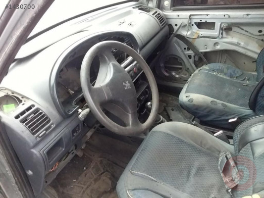 Peugeot partner ön çamurluk çıkma yedek parça Mısırcıoğlu