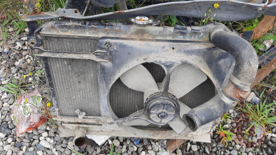 mazda 929 2.0 çıkma su radyatör davlumbaz