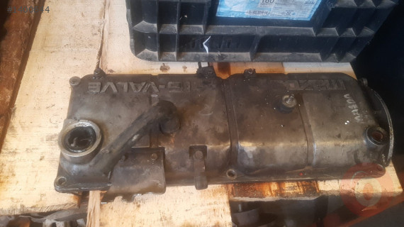 mazda 323 çıkma külbütör üst kapağı