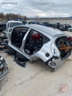 FORD FİESTA MOTOTR ŞANZUMAN VARDIR