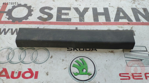 8A61-A13200 ford fiesta ön sağ kapı eşik kaplaması