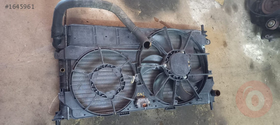 Connect 2008 su radyatörü OEM 4T168005GA klimasız çıkma