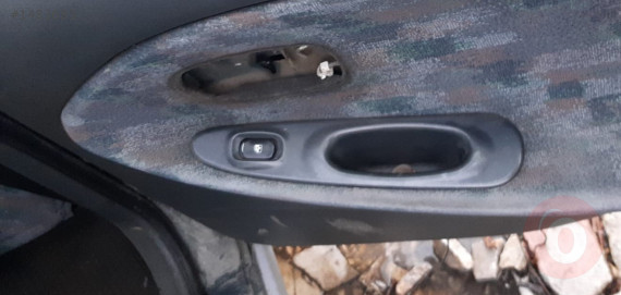 1996 hyundai elantra 1.8 otomatik çıkma sağ arka cam düğmesi