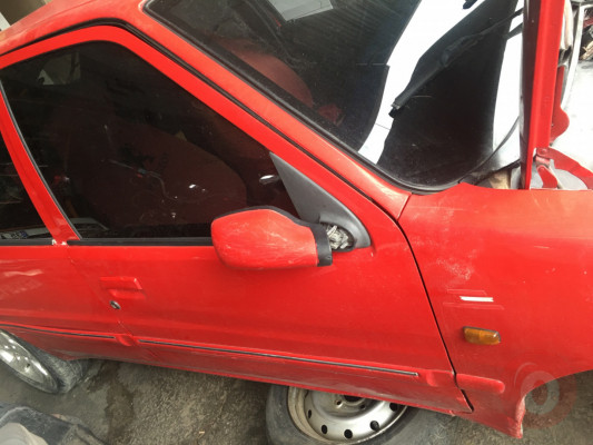 Peugeot 106 sol ön kapı kırmızı renk