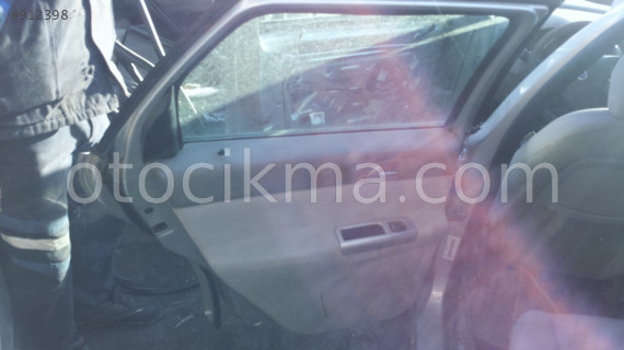 2005 VOLVO V50 ORİJİNAL KAPI DÖŞEMESİ.
