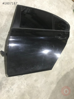BMW F30 ÇIKMA ORJİNAL SOL ARKA KAPI HATASIZ BOYASIZ SİYAH