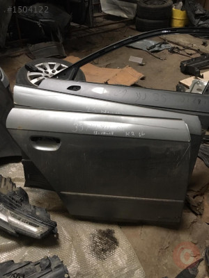 audi a4 sağ arka kapı çıkma parçalar