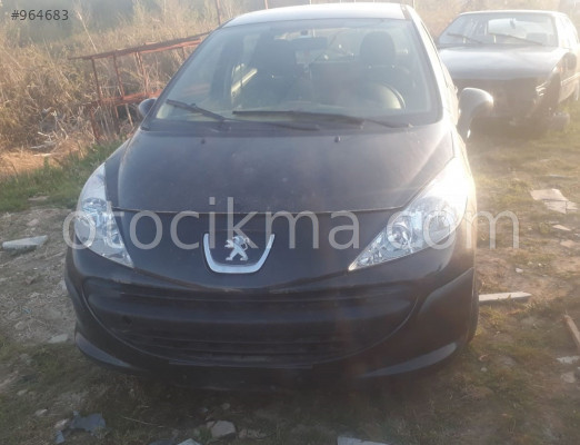 2009 model peugeot 207 1.4 benzinli kesme ön kasa