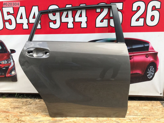 TOYOTA COROLLA SAĞ ARKA KAPI ORJİNAL ÇIKMA PARÇA  2013 2019
