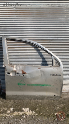 TOYOTA HİLUX ÇIKMA ORJİNAL SAĞ ÖN KAPI