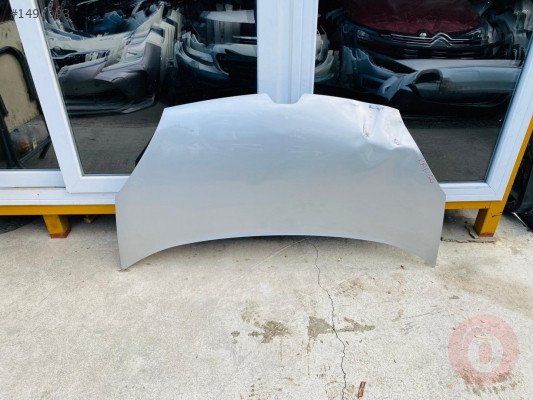 Renault kango motor kaputu hasarlı parça