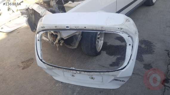ford  fiesta bagaj kapağı