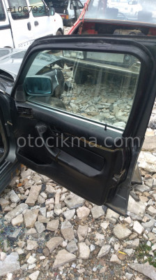 bmw 5.20 sökme sağ ön kapı döşemesi