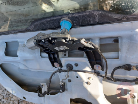 Hyundai i30 arka bagaj cam silgi motoru