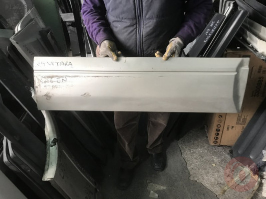 2004 VİTARA SAĞ ÖN KAPI KAPLAMASI SUZUKİ ORJİNAL ÇIKMA PARÇA