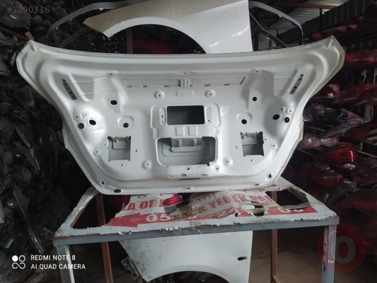 fiat egea arka bagaj kapağı çıkma beyaz renk