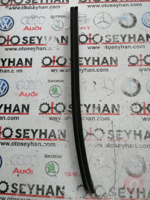 Mitsubishi l200 2014 sol arka kapı iç cam sıyırıcı fitil