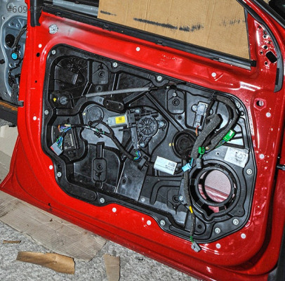 2012 MODEL VOLVO S60 ÇIKMA KAPI MEKANİZMASI.