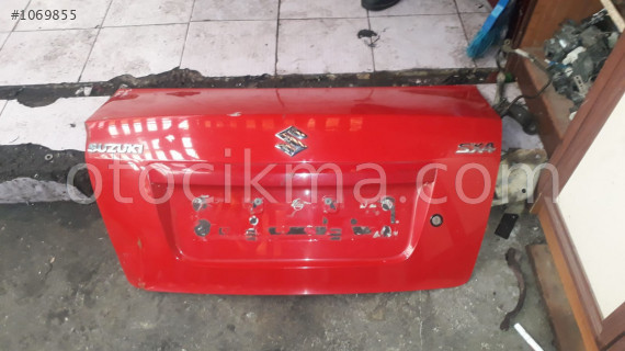 suzuki sx4 çıkma dolu bagaj kapağı