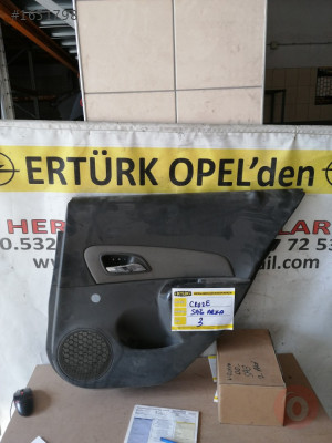 CRUZE ARKA KAPI DÖŞEMESİ SAĞ
