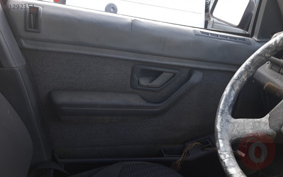 1993 model peugeot 405 sökme sol ön kapı döşemesi