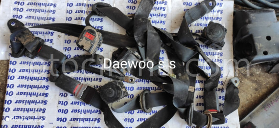 Daewoo super saloon emniyet kemerleri mevcuttur.