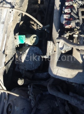 2005 VOLVO V50 HATASIZ ŞARJ DİNAMOSU.