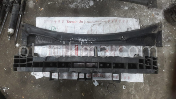DACİA DUSTER ÖN CAM IZGARASI VE TÜM ÇIKMA YEDEK PARÇALAR