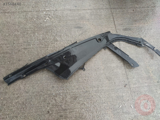 BMW 5 Serisi F10 Sol Üst Far Çamurluk Bakaliti 51767019803