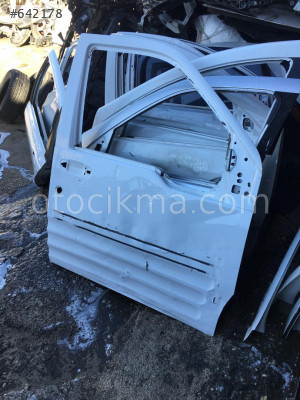 2009 Ford Cornet sağ ön kapı çıkma