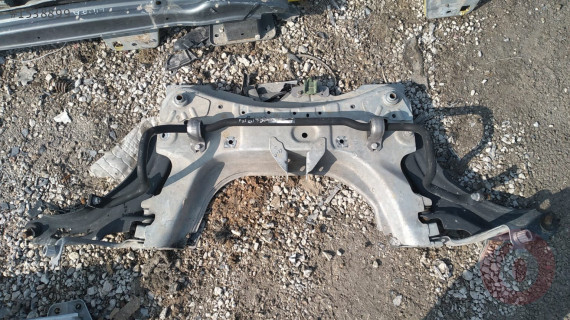 Renault clio 4 çıkma alt beşik (travers)