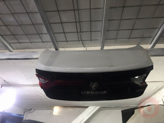 MEGANE 4 BAGAJ KAPAĞI ORJİNAL ÇIKMA