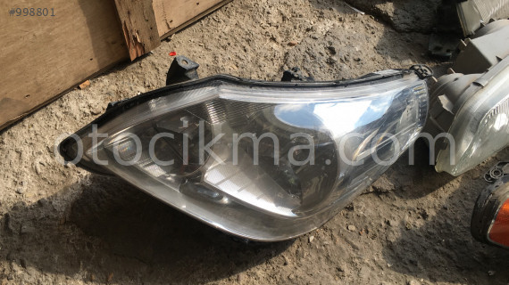 Toyota hilüx sol ön far Çıkma