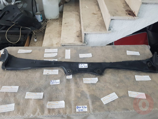 Bmw 520 E60 Ön Cam Izgarası Hatasız Orjinal Çıkma