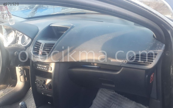 2009 model peugeot 207 1.4 çıkma torpido