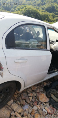 chevrolet aveo çıkma sağ arka kapı.