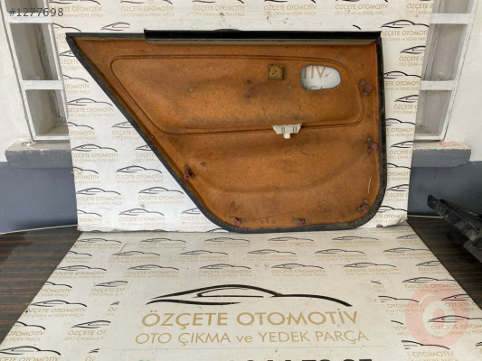 TOYOTA COROLLA SAĞ ARKA KAPI DÖŞEMESİ 1993-1998 MODEL ÇIKMA