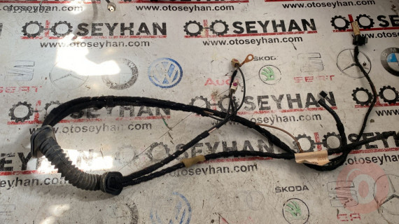5K6971148BF volkswagen golf 6 bagaj anten tesisatı