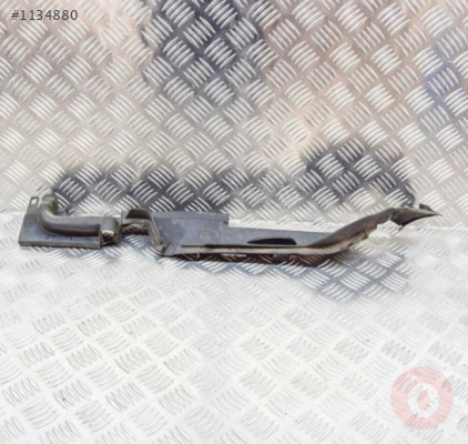 AUDİ A4 16-19 ÖN ÇAMURLUK ÜST KAPAMA SAĞ 8W0821170C